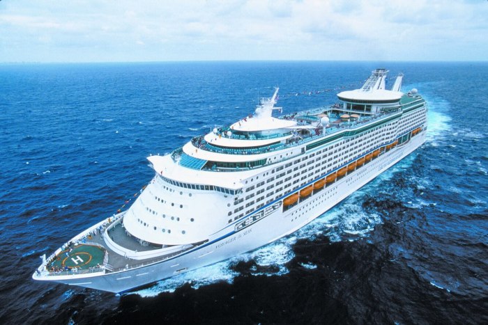 Лайнер Voyager of the Seas