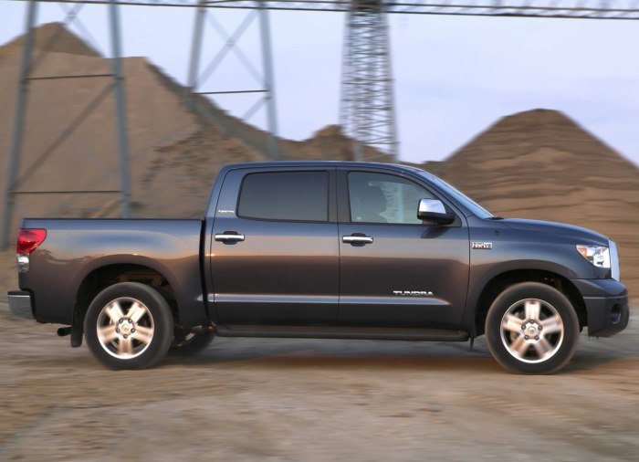 Toyota Tundra CREWMAX