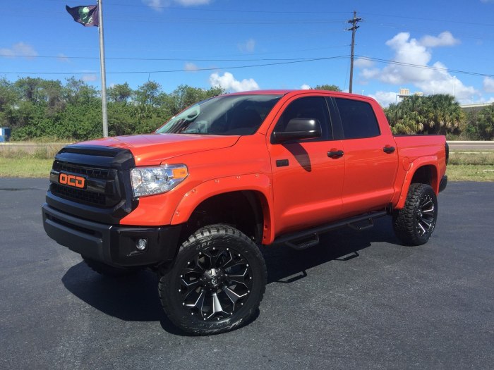 Toyota Tundra CREWMAX