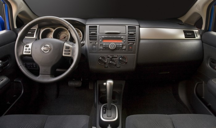 Nissan Tiida 2011