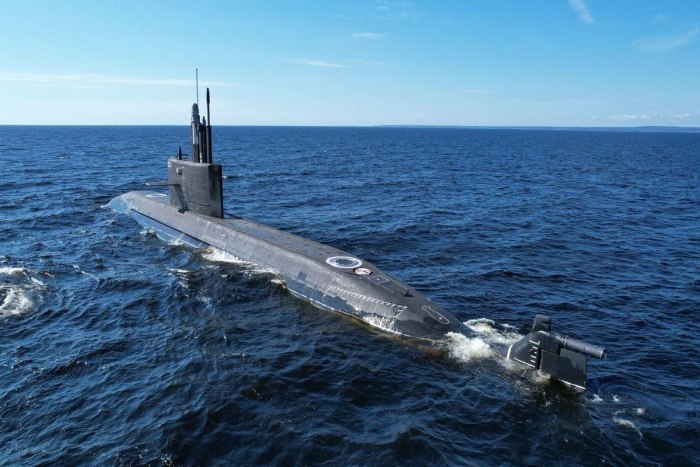 Подводная лодка "Кронштадт" проекта 677 "Лада"