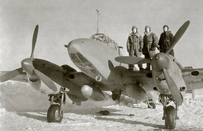 Самолёт пе-2 пикирующий бомбардировщик