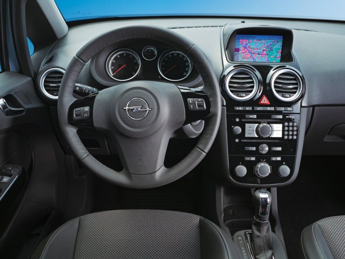 Opel Corsa 2010 салон