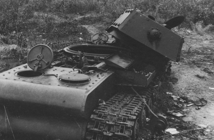 Танк кв-1 подбитый