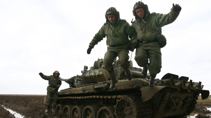 Военные на танке