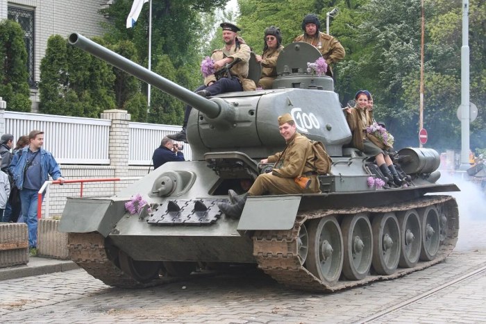 Около танка
