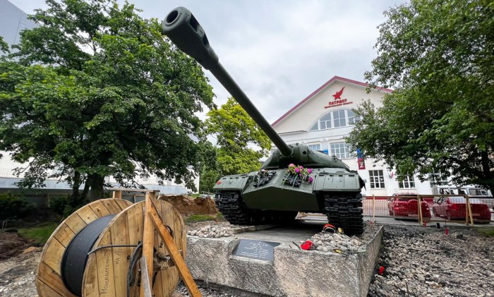 Свалки в Омске возле танкового училища