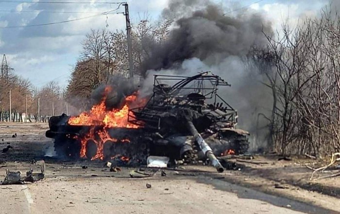 Подбитый т72 в Дебальцево