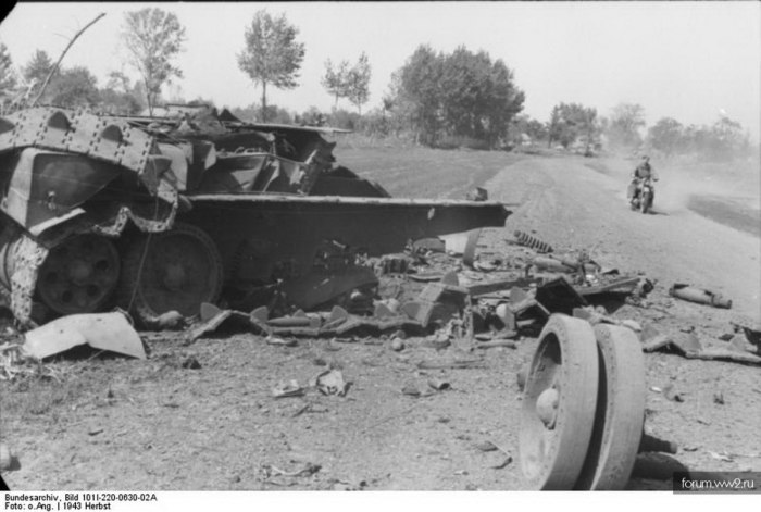 Подбитый немецкий танк 1941