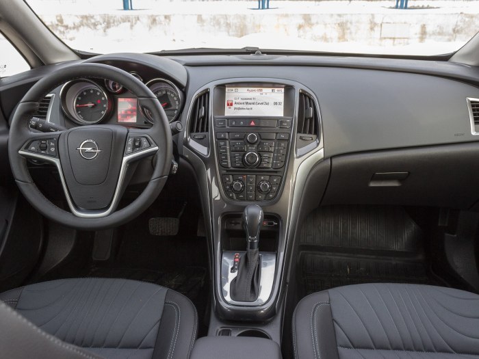 Opel Astra 2014 салон