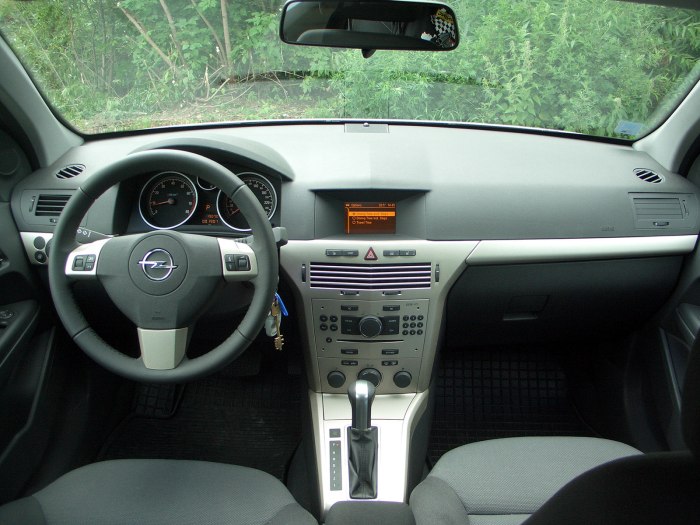 Салон Опель Астра h 2007