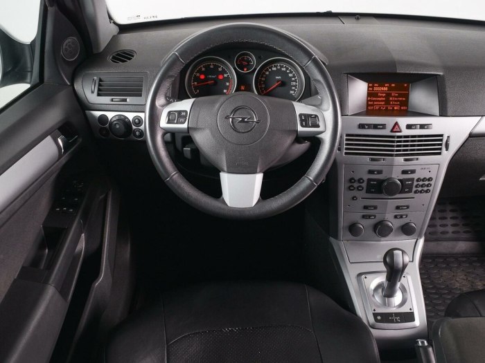 Opel Astra h 2007 салон