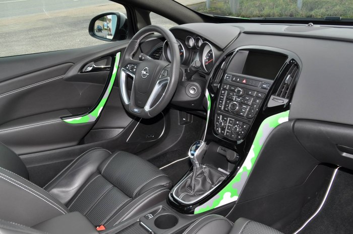 Opel Astra j GTC салон
