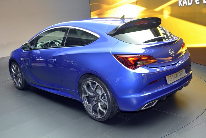 Opel Astra GTC OPC
