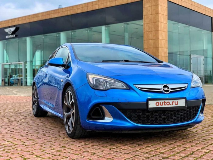 Opel Astra OPC 2013