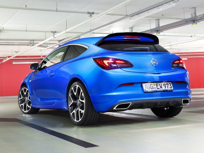 Opel Astra OPC 2013