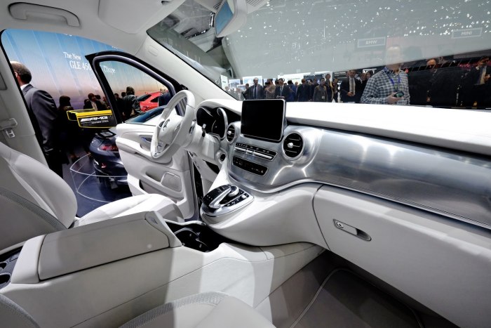 Mercedes Benz v class 2022