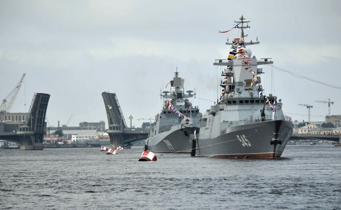 День ВМФ парад кораблей Санкт-Петербург