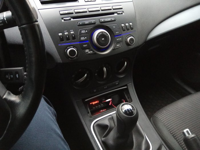 USB Mazda 3