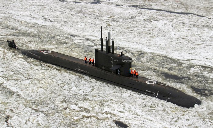 Дизель электрическая подводная лодка Кронштадт проект 677 Лада