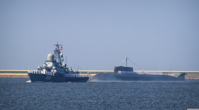 Корабли на рейде в Кронштадте