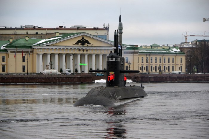 Дизель электрическая подводная лодка Кронштадт проект 677 Лада