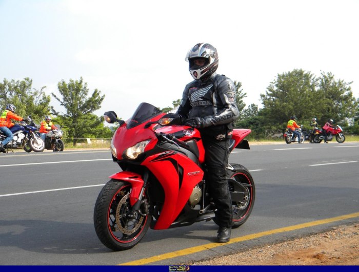 Honda CBR 600 С водителем