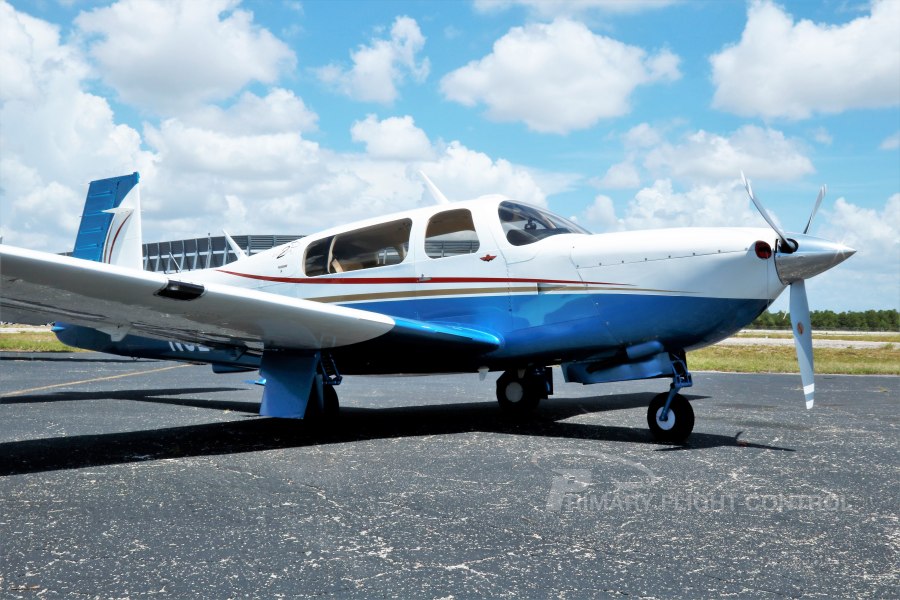 Самолет Mooney m20