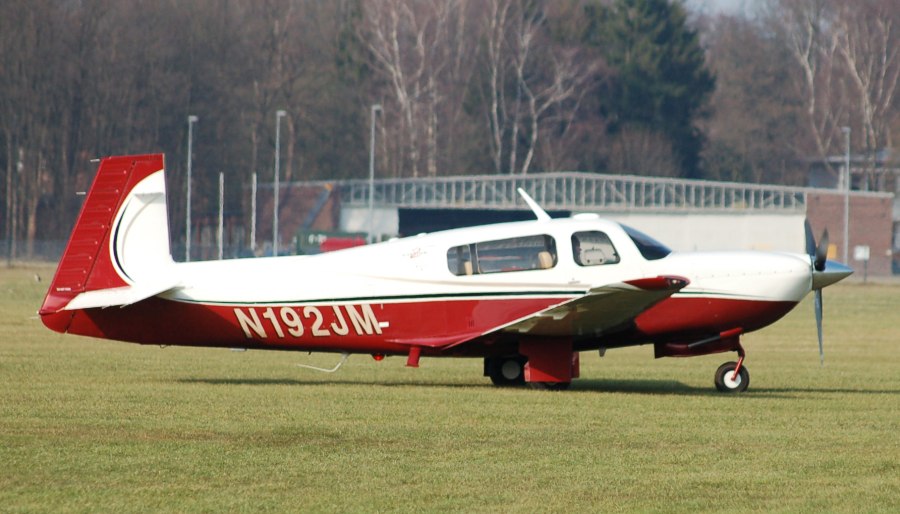 Самолет Mooney m20r Ovation