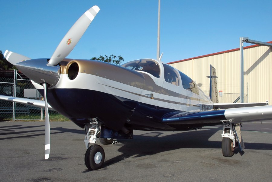 Самолет Mooney m20