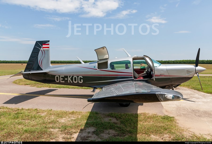 Mooney m20k Cabin