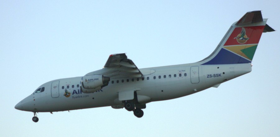 Avro rj85 самолет