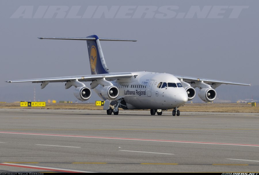 Avro rj85 самолет фото