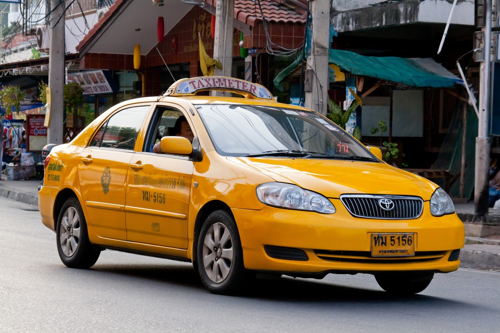 Таксим арбат. Такси в Паттайе. Машина "такси". Такса в машине. Автомобиль «такси».