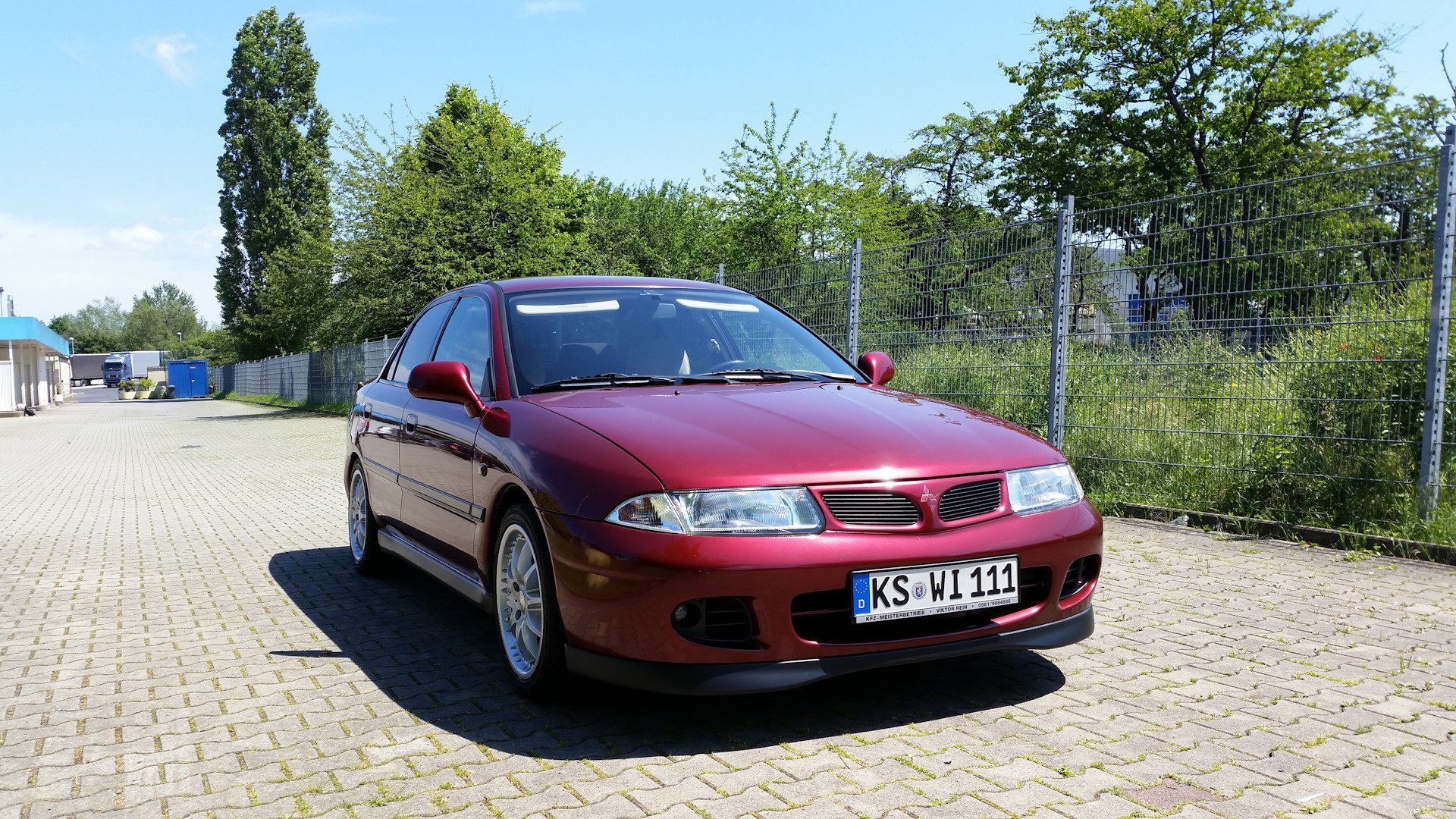 Mitsubishi carisma. Митсубиси Каризма 1996. Митсубиси Каризма 1996 1.8. Мицубиси Каризма 1.8 нв. Мицубиси Каризма 2202г.