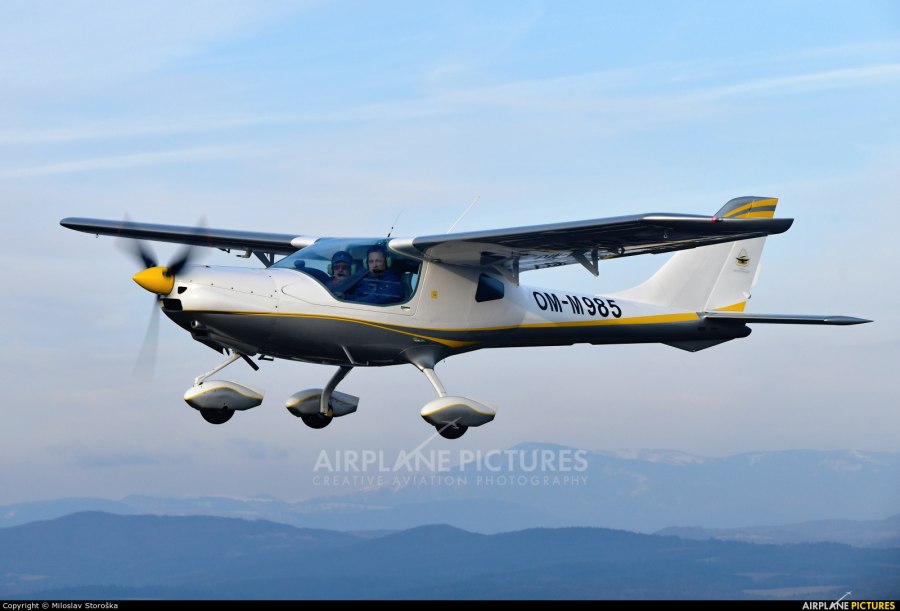 Самолет Cessna 172