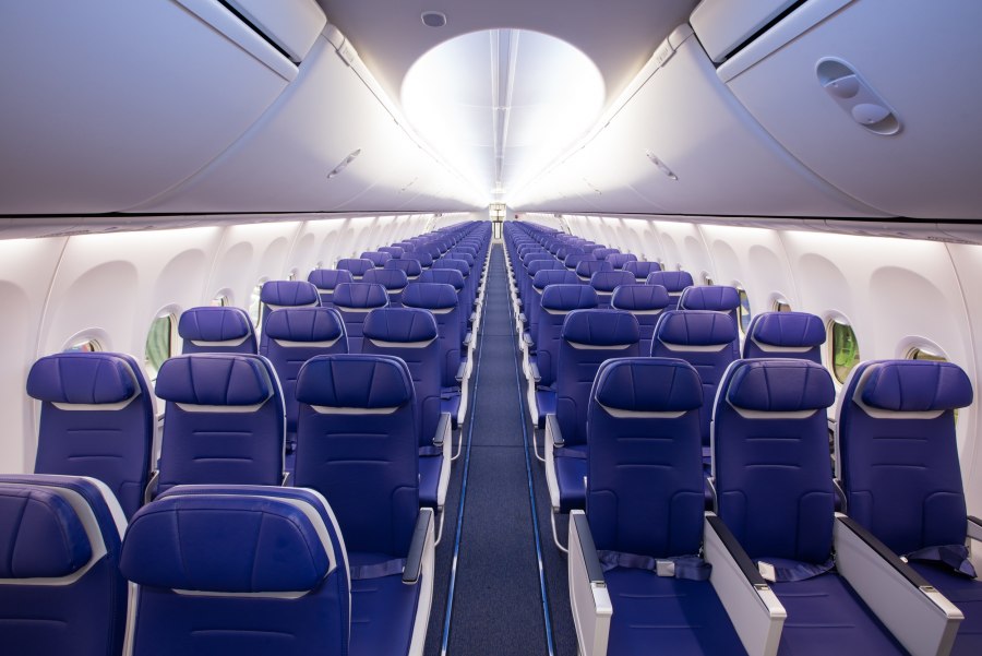 Самолёт Boeing 737-800 салон