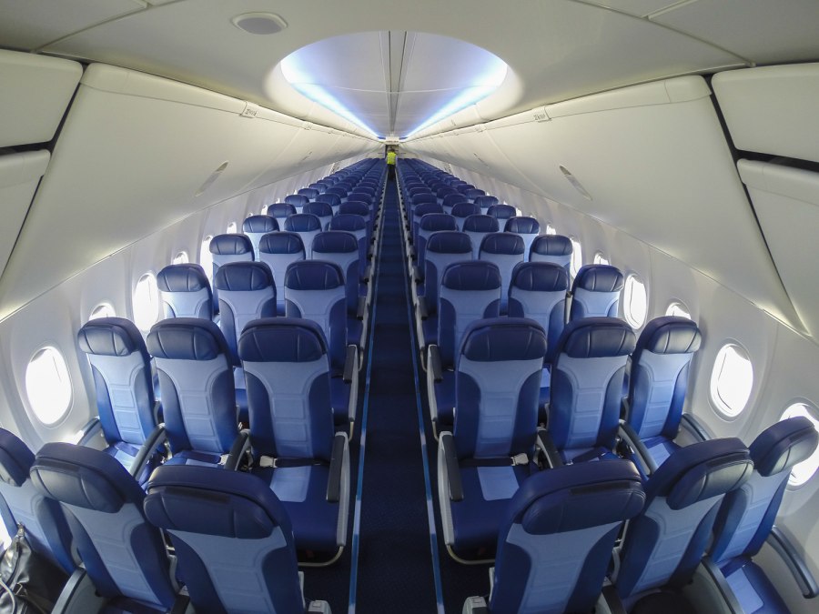 Нордстар Боинг 737-800 салон