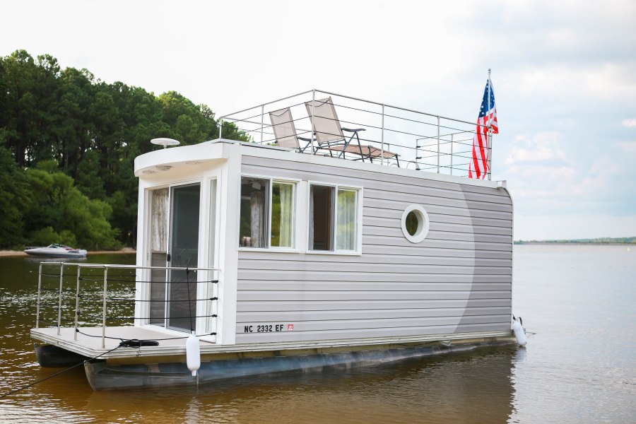 Плавдача "Houseboat"