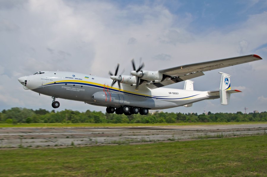АН 22 Антонов Эйрлайнс