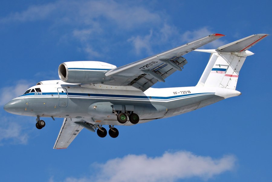 АН-72 транспортный самолёт