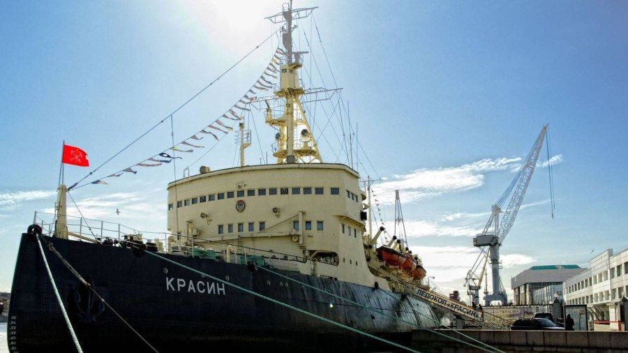 Ледокол Красин в Санкт-Петербурге