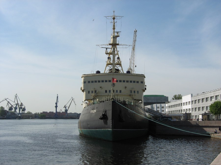 Ледокол Красин в Санкт-Петербурге