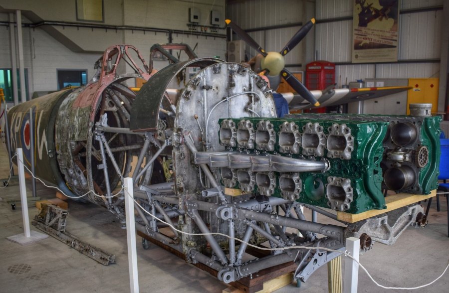 Hawker Typhoon двигатель