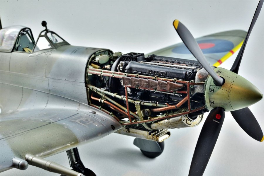 Двигатель Spitfire IX 1/48