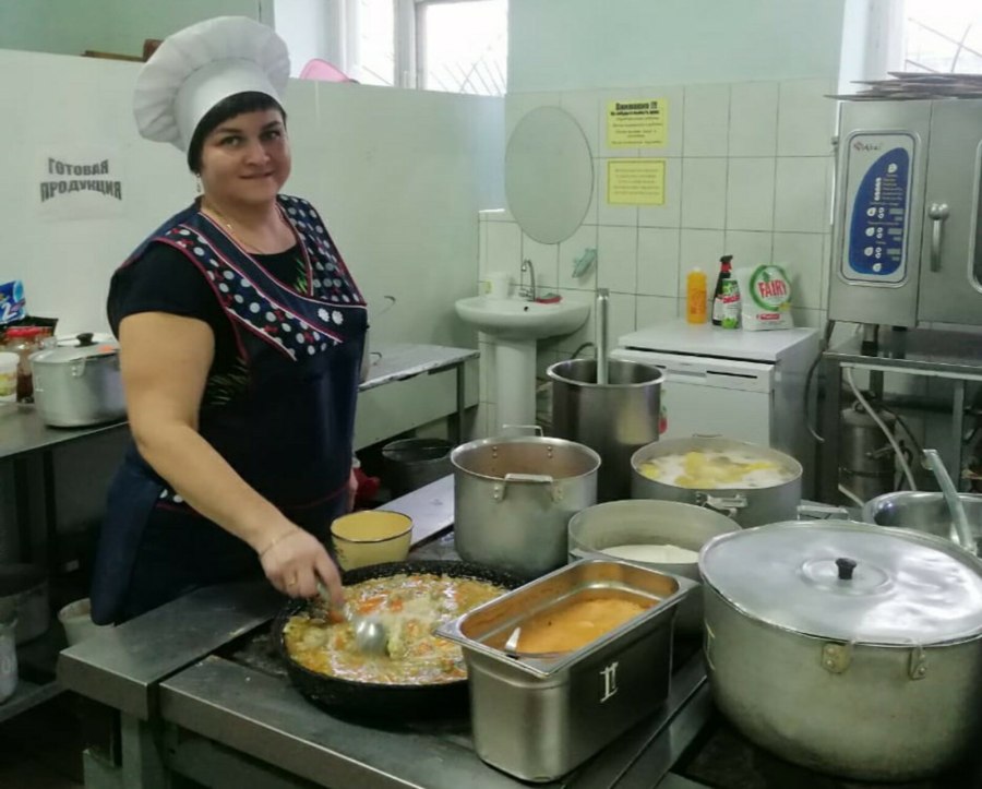 Поваров в селе