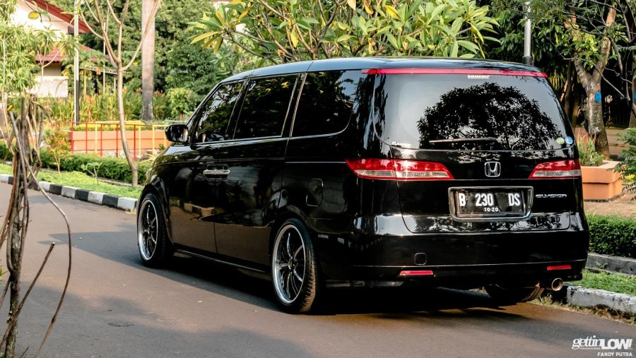 Honda Elysion 2012
