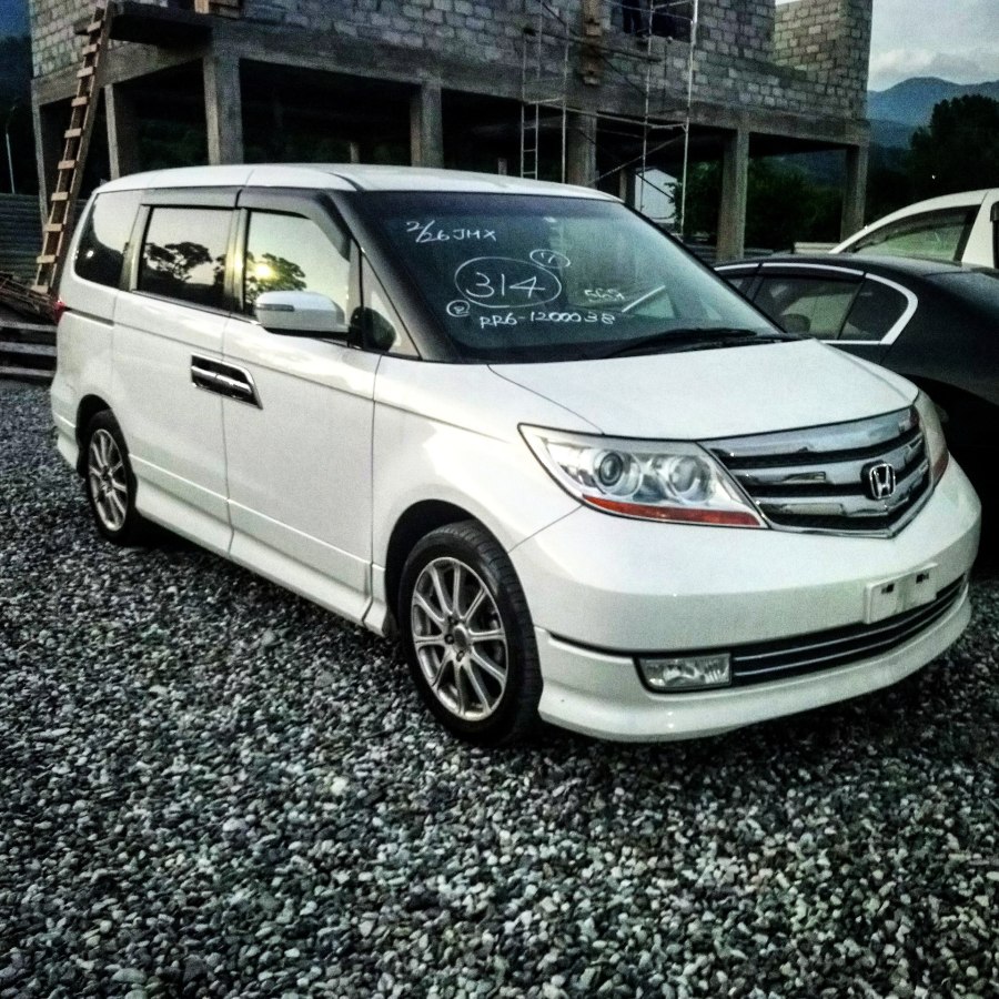 Honda Elysion Prestige 3.5
