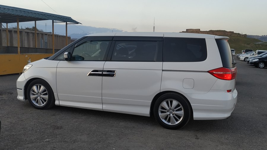 Honda Elysion 2006