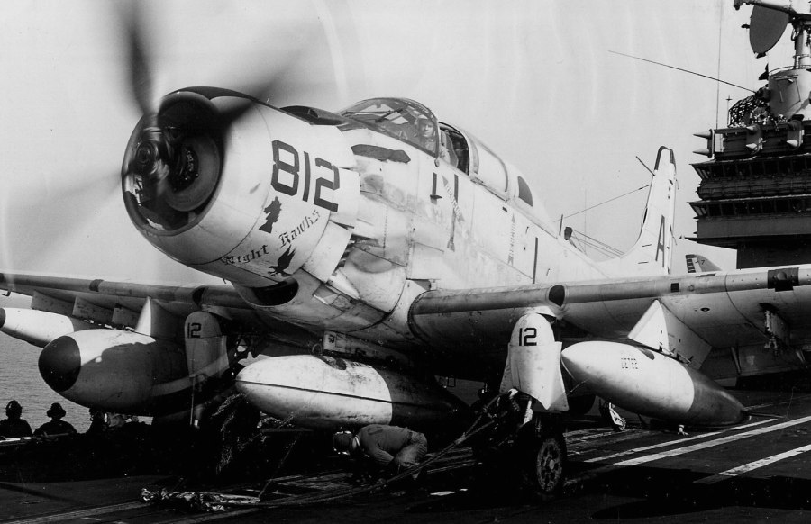 Вооружение самолета Skyraider